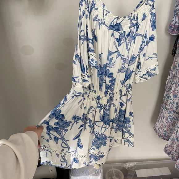LF Rumor Boutique Blue White Strapless Floral Romper XS - Picture 5 of 5